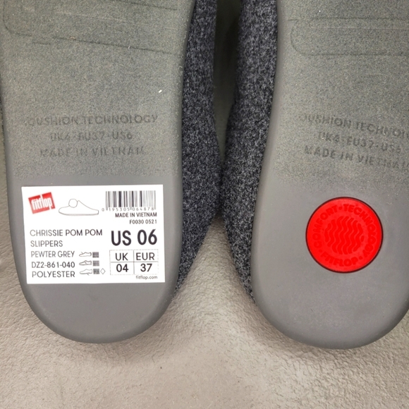 [BNIB] Fitflop Chrissie Pom Pom Felt Slippers Size 6 ⚫️⚫️ - Picture 13 of 13